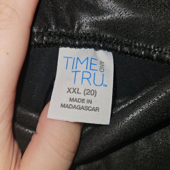 Time and Tru Faux Leather Leggings - Picture 3 of 5
